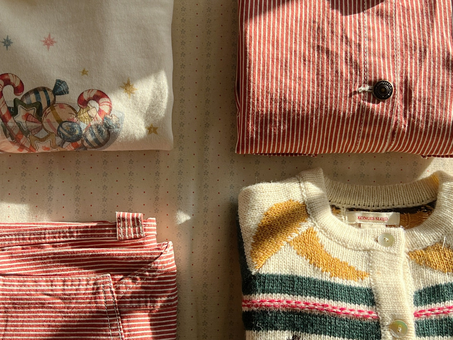 Konges Sløjd A/S WOVEN PANTS milk rouge stripe