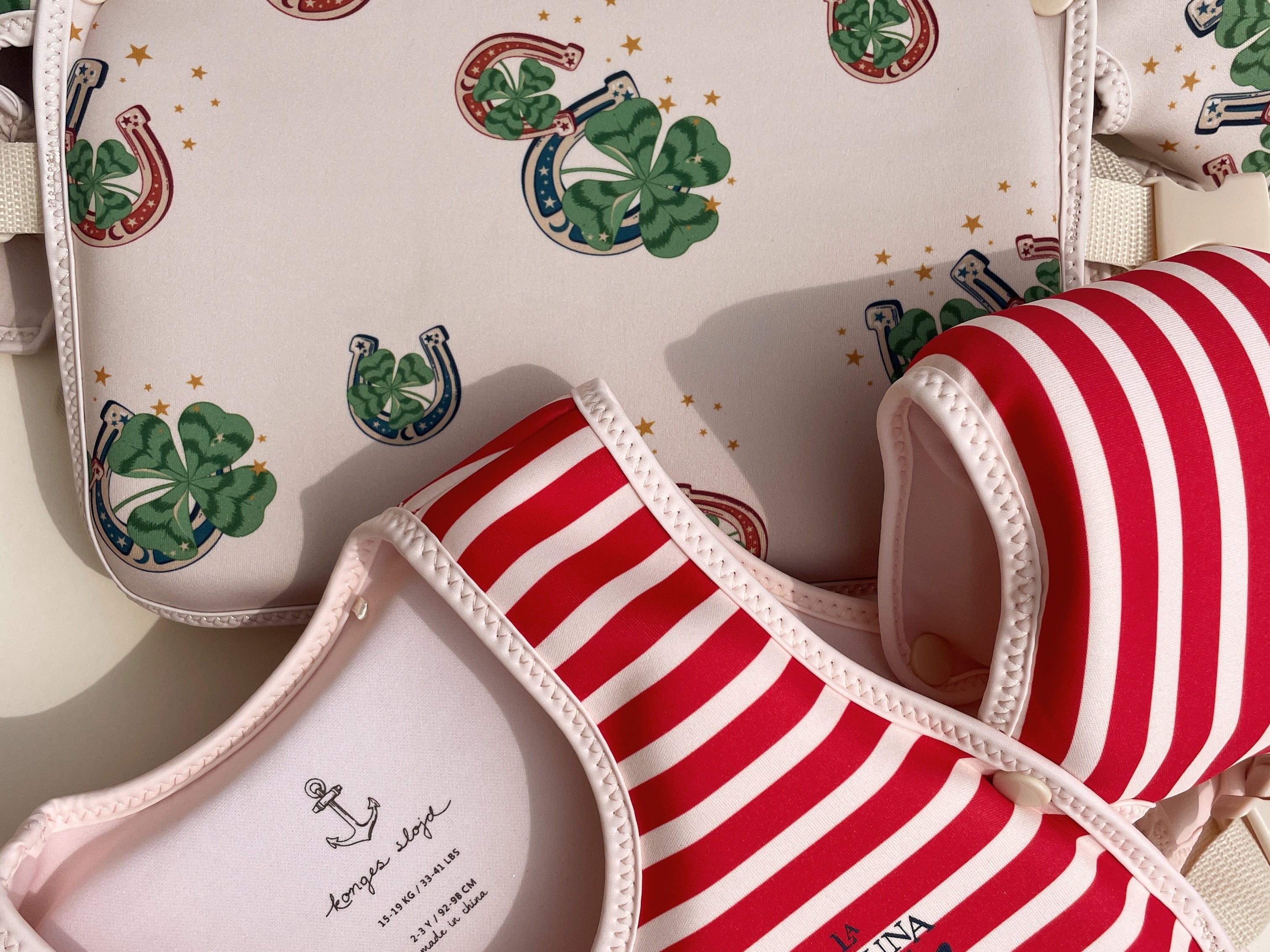 Konges Sløjd A/S FLOAT VEST & BELTS wish me luck