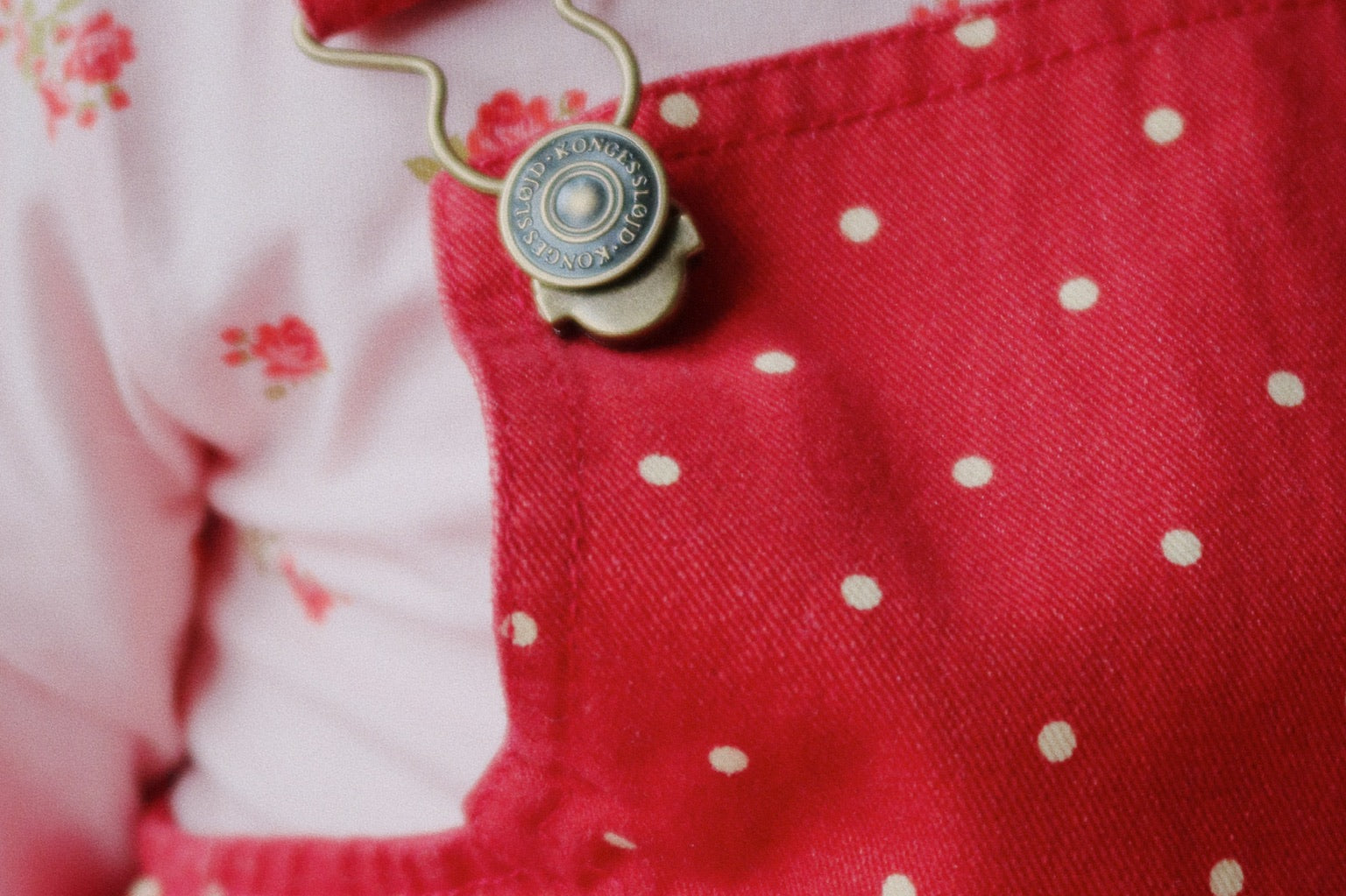 Konges Sløjd A/S WOVEN ROMPERS & JUMPSUITS strawberry dot