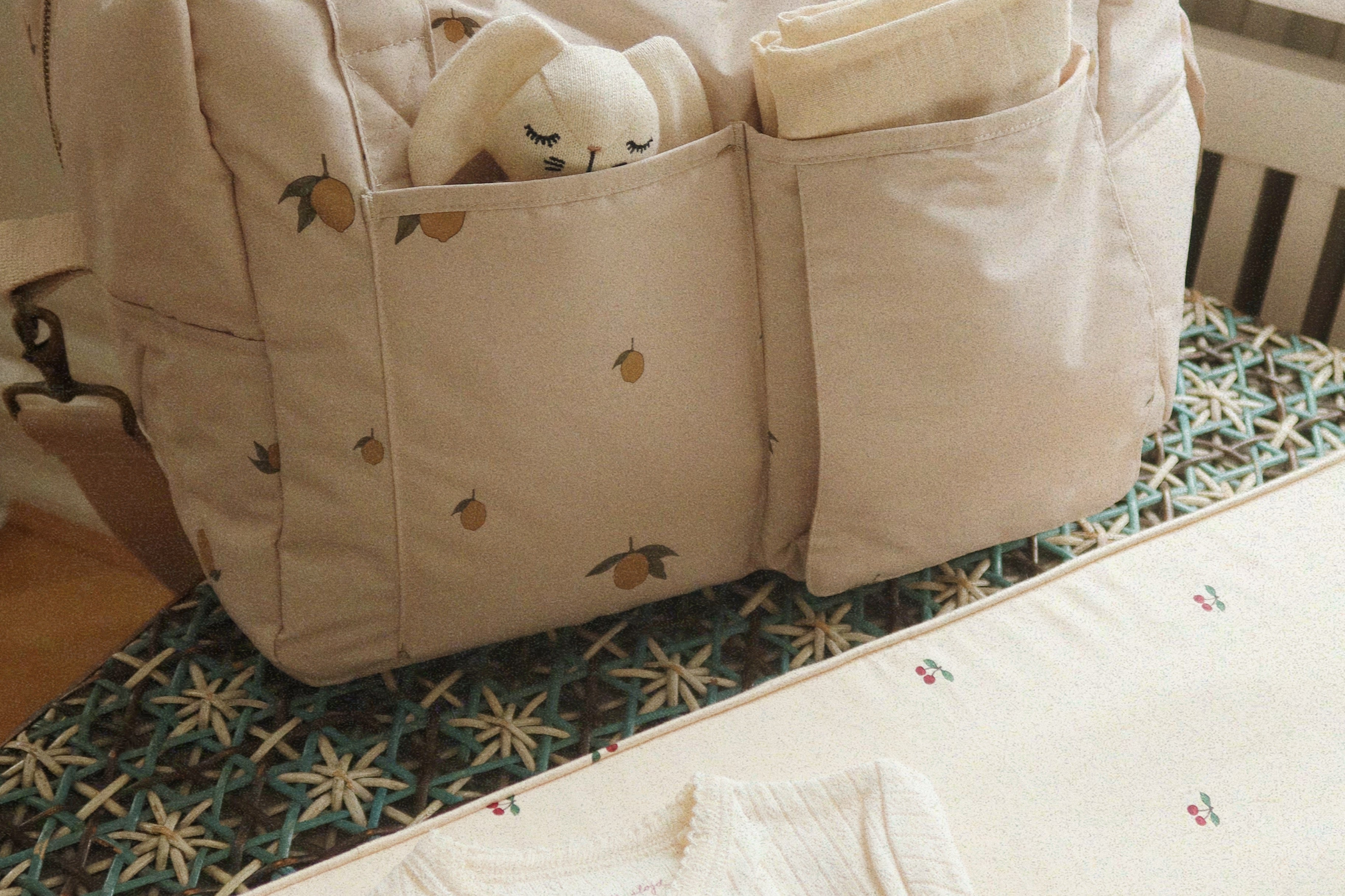 Konges Sløjd A/S CHANGING BAGS lemon