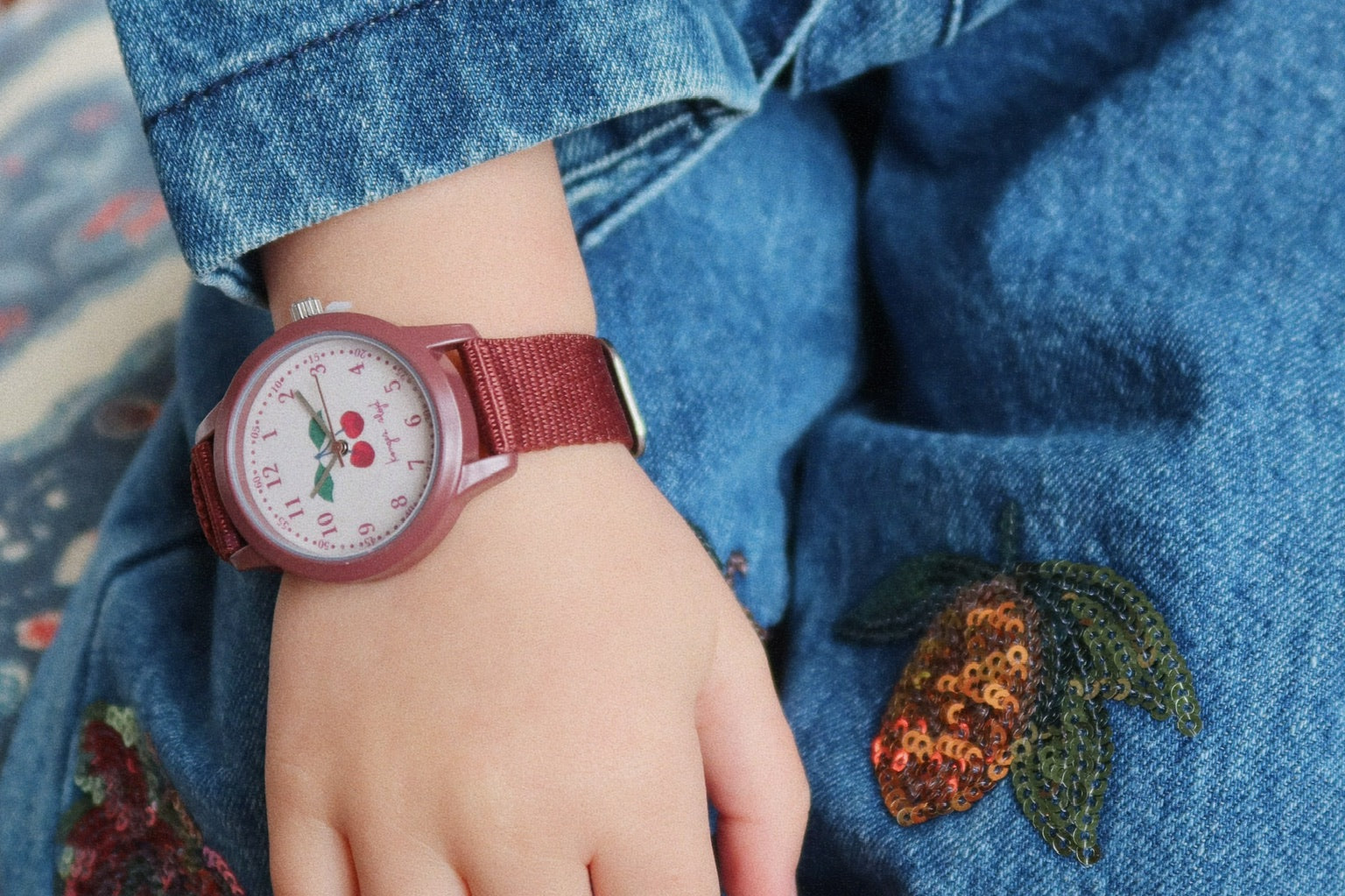 Konges Sløjd A/S JEWELLERY cherry