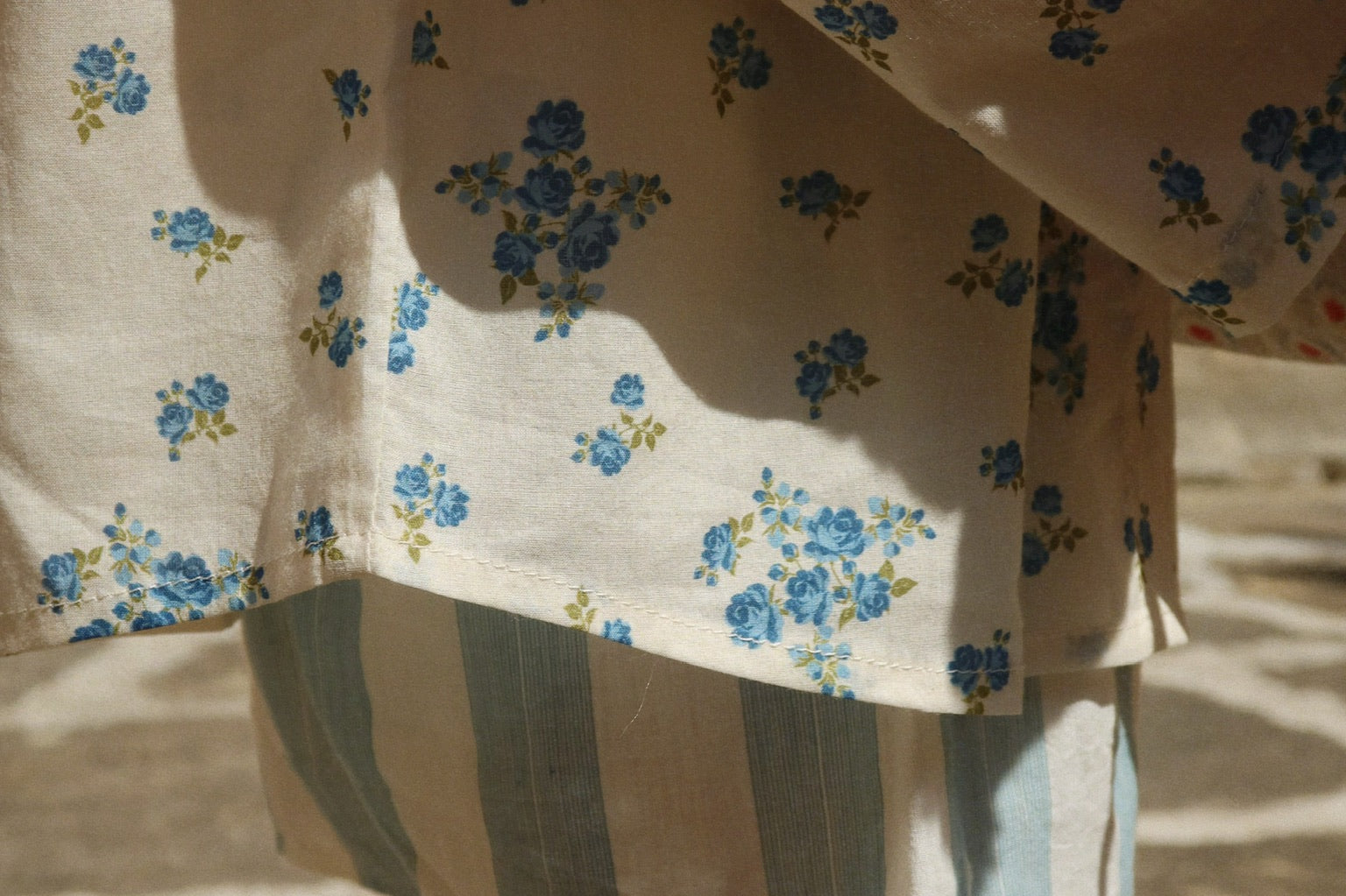 Konges Sløjd A/S WOVEN SHORTS & BLOOMERS soleil/bleu/basil stripe