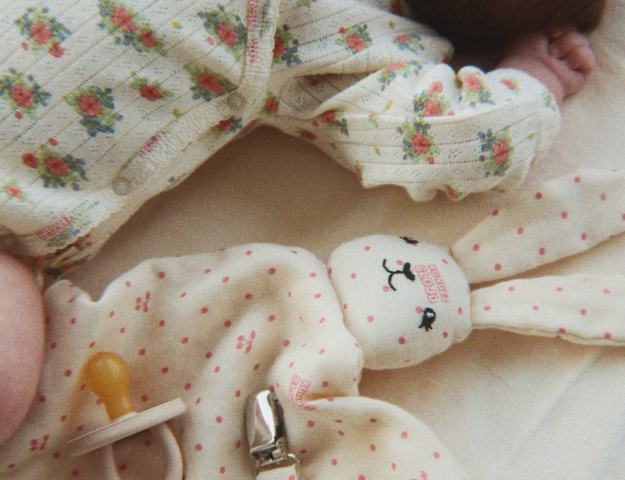 Konges Sløjd A/S PACIFIERS cherry dot
