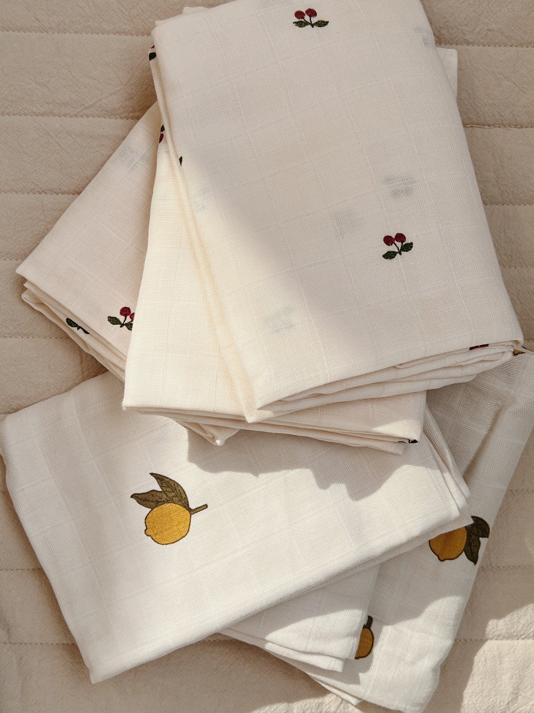 BabyBazaar 100% Cotton Muslin Squares – 2 Pack – Soft Swaddle Cloths, Nappy Bibs – 80x70cm