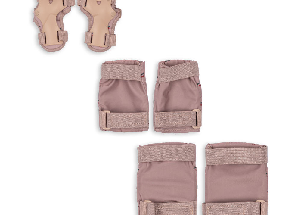 Konges Sløjd A/S OUTDOOR ACTIVITY PLAY cherry