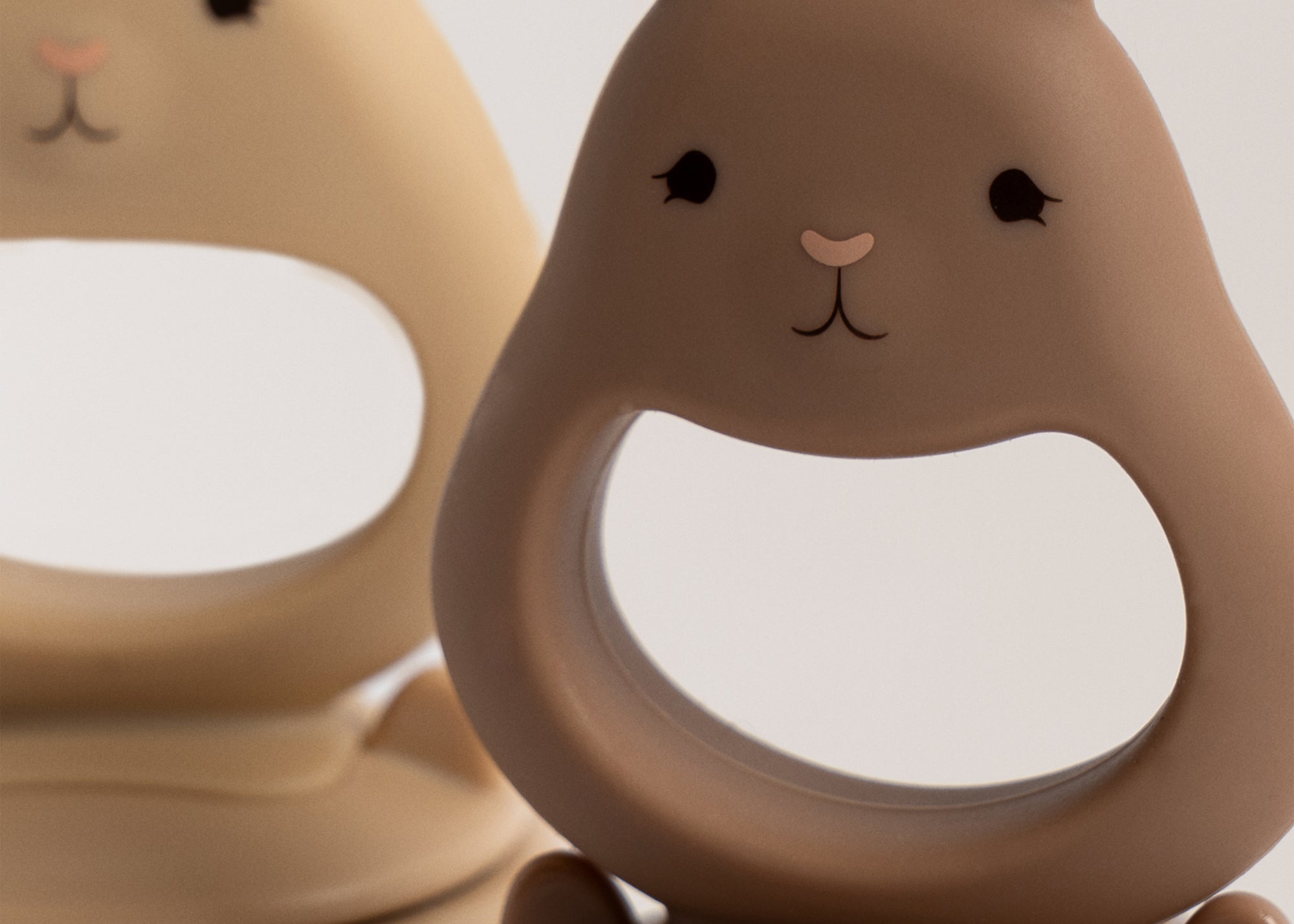 Konges Sløjd A/S FEEDING PACIFIER bark/shell