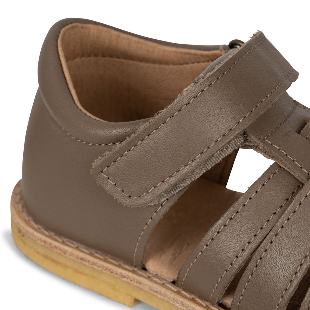 Konges Sløjd A/S LAPINOU STRAP SANDAL Leather sandals EARTH